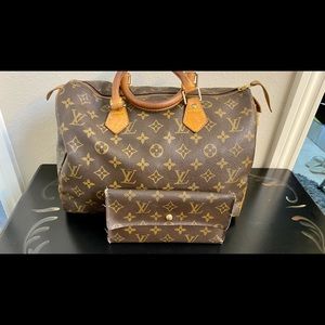 💯 % authentic Louis Vuitton handbag and wallet